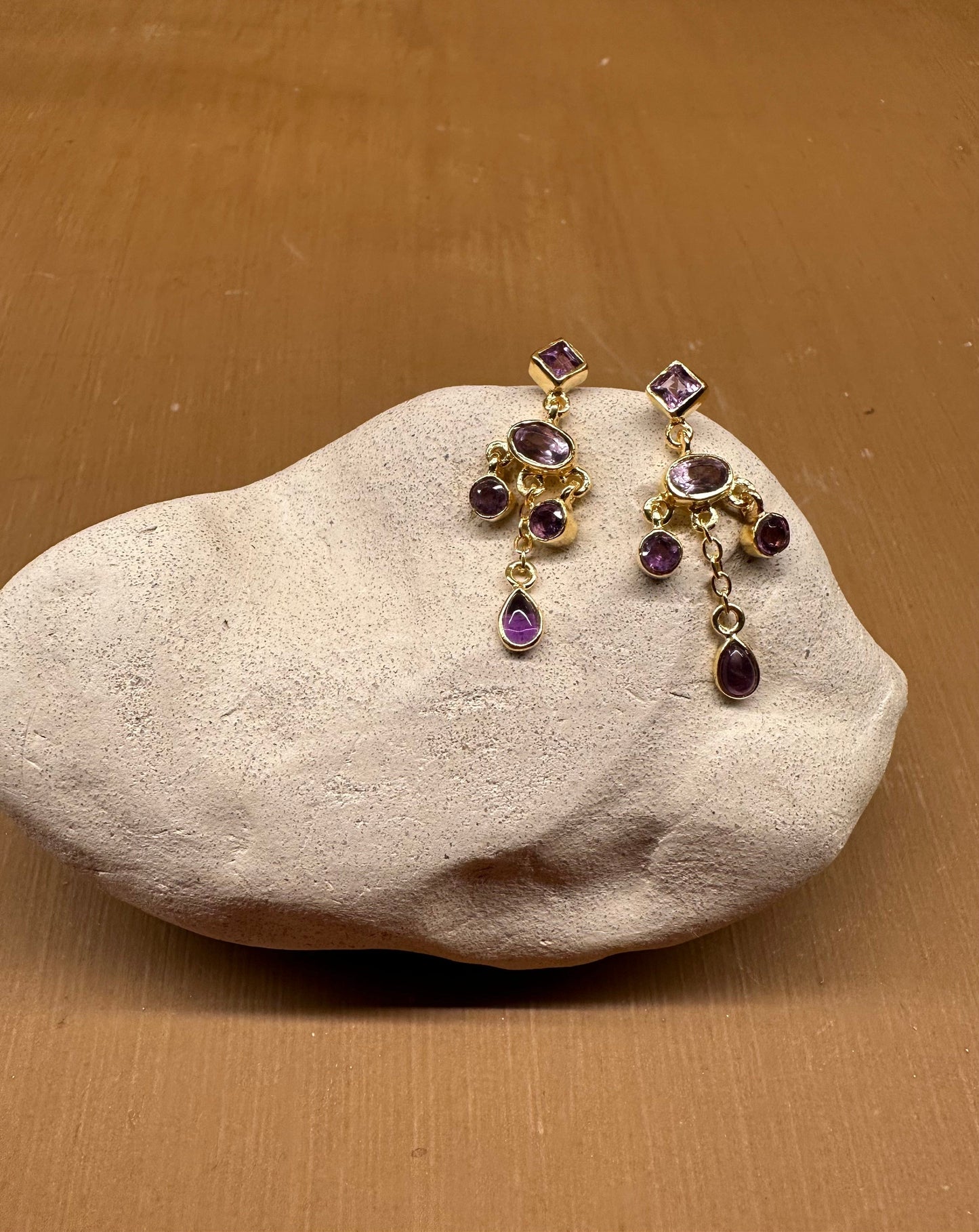 Laad afbeelding in Galerijviewer, Christine Bekaert Jewelry Earring Amethyst (Purple) Sophia
