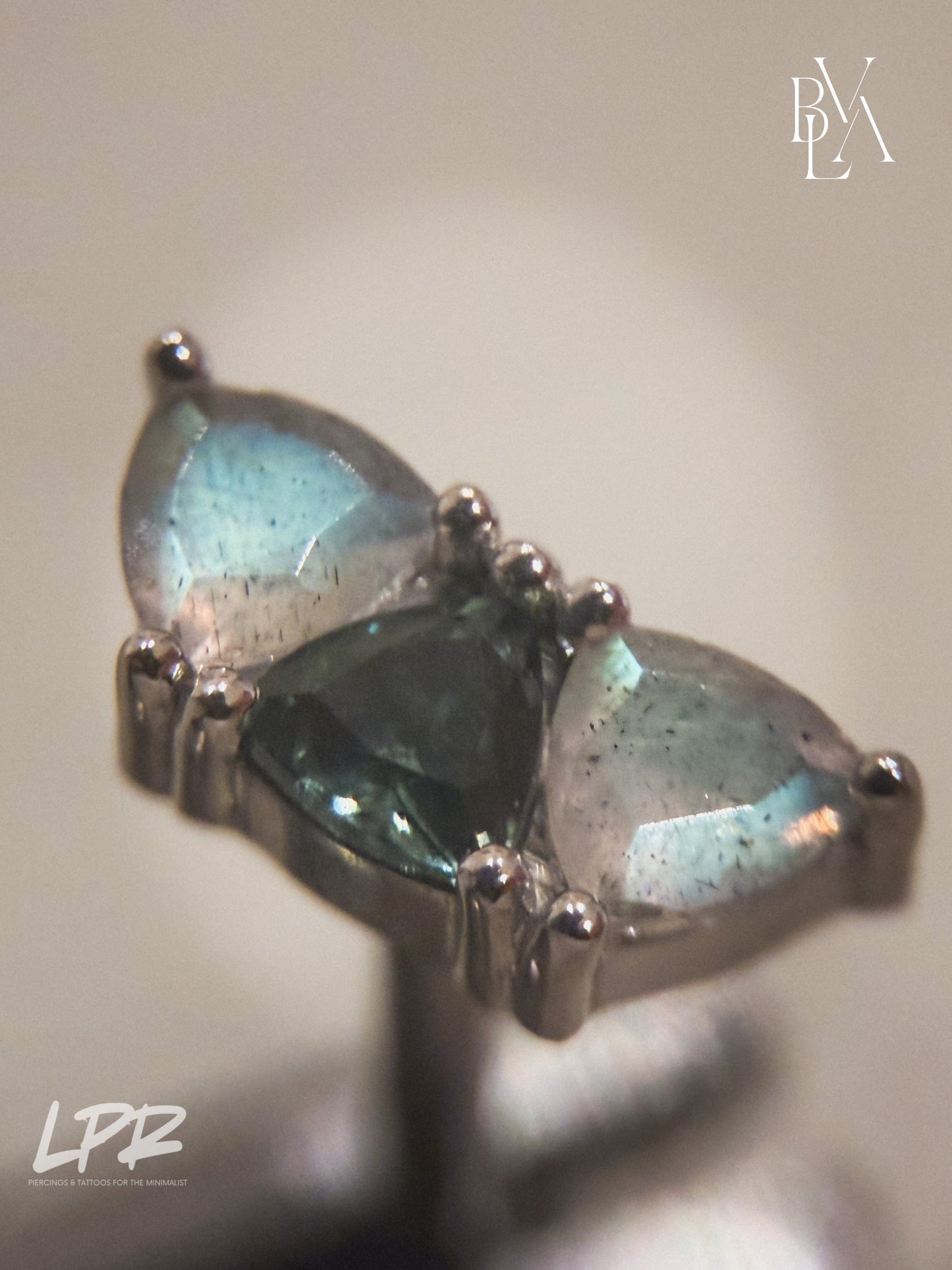 BVLA Irisa 3 - Labradorite & Grey Sapphire