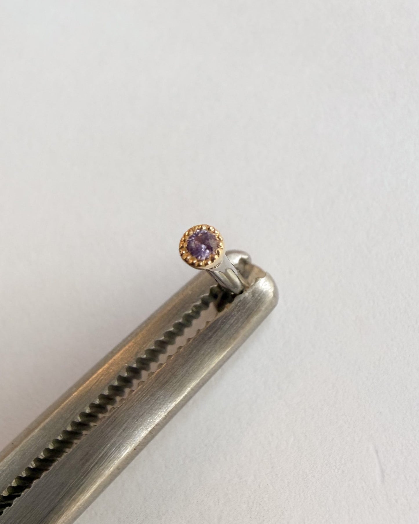 Travellers Jewels gold piercing end Millgrain Pink Sapphire