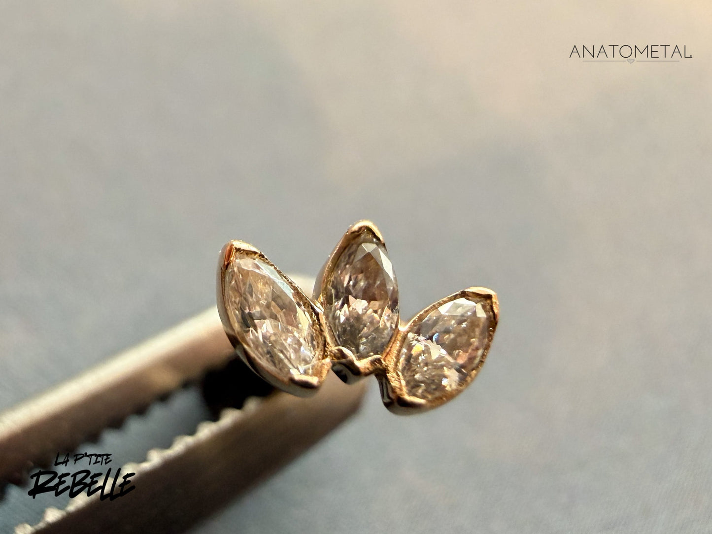 Anatometal Threadless Gold 3 Gem Marquise Fan