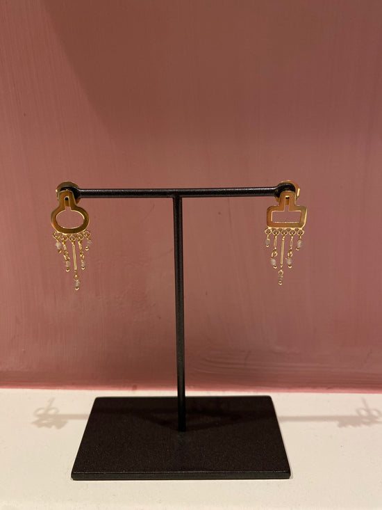 Christine Bekaert Jewelry Earring White Moonstone Pyxis