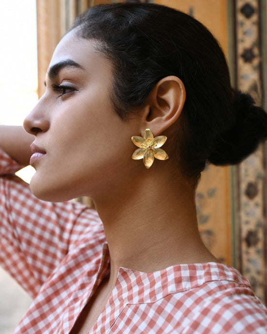 Christine Bekaert Jewelry Earring Large Anemone Stud