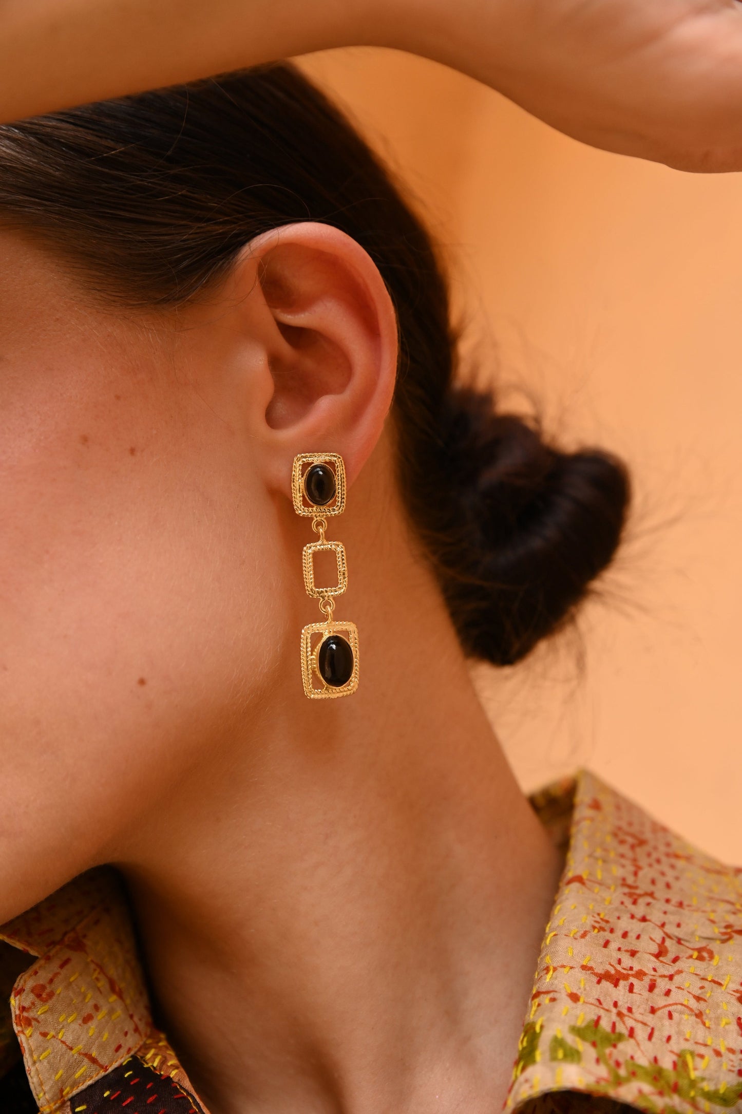 Load image into Gallery viewer, Christine Bekaert Jewelry Earring Parvathi

