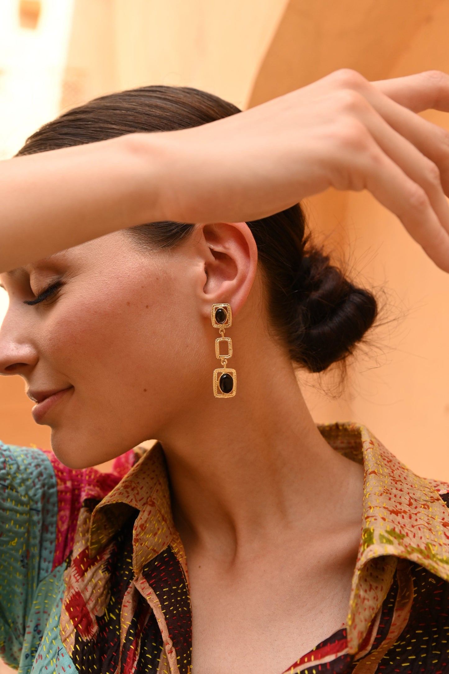 Load image into Gallery viewer, Christine Bekaert Jewelry Earring Parvathi
