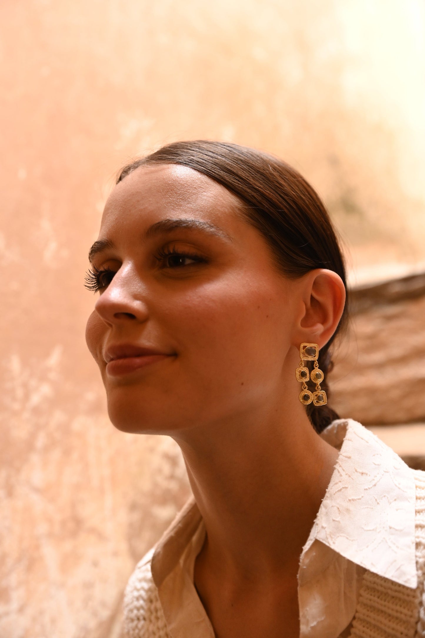 Load image into Gallery viewer, Christine Bekaert Jewelry Earring Radha

