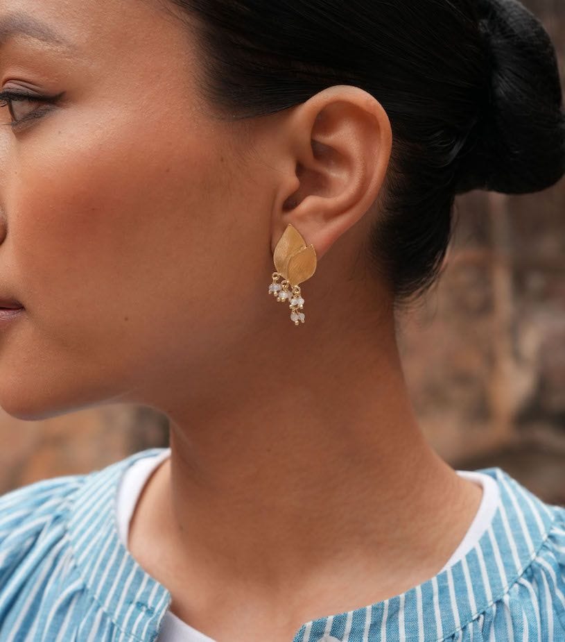 Christine Bekaert Jewelry Earring The Spring Dance Studs - Pearls
