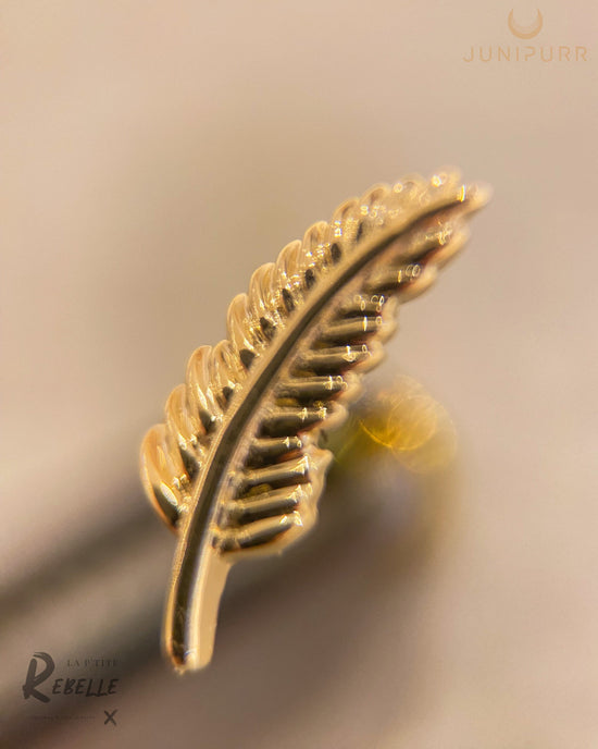 Laad afbeelding in Galerijviewer, Junipurr Threadless Gold Gold Feather
