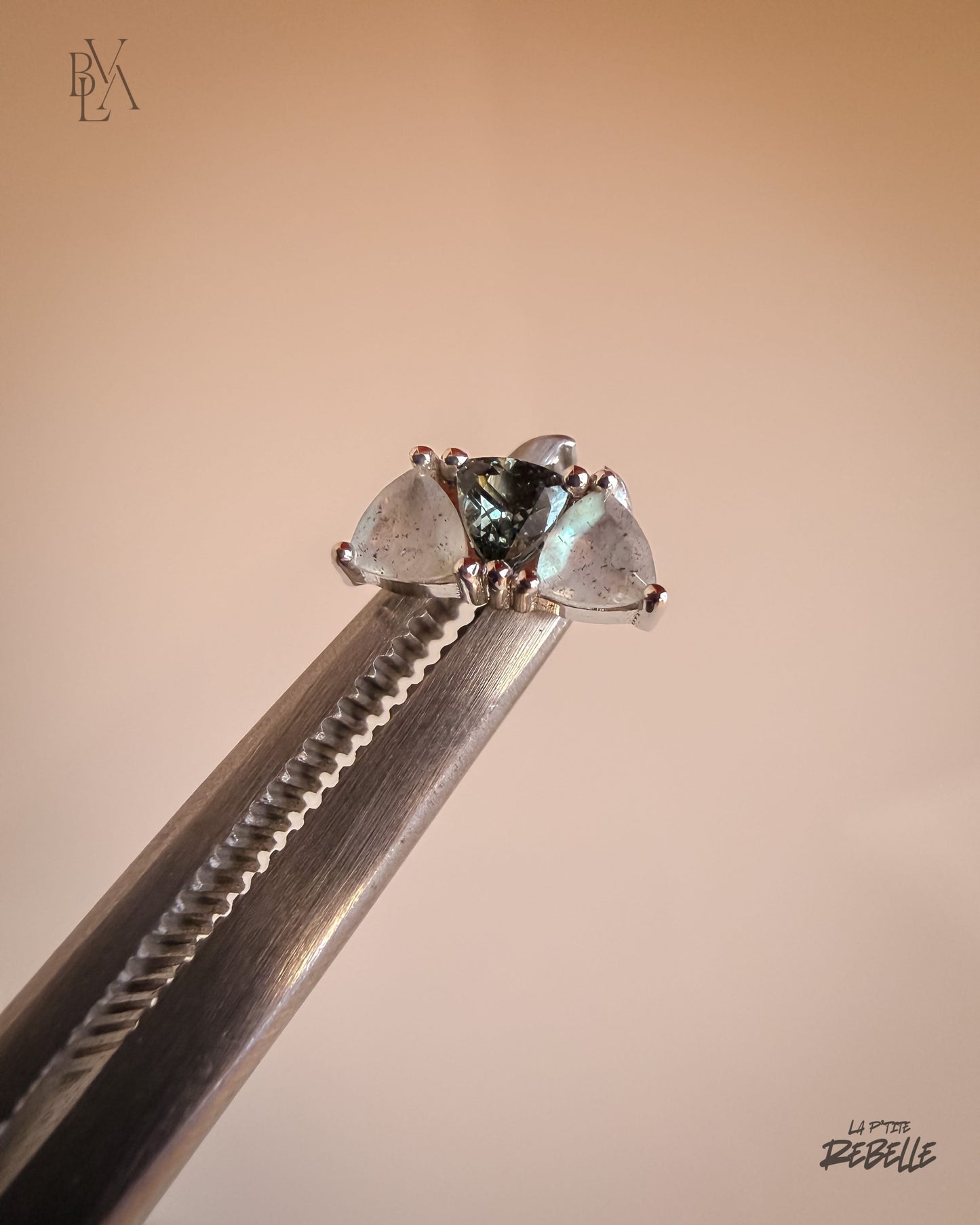 BVLA Irisa 3 - Labradorite & Grey Sapphire