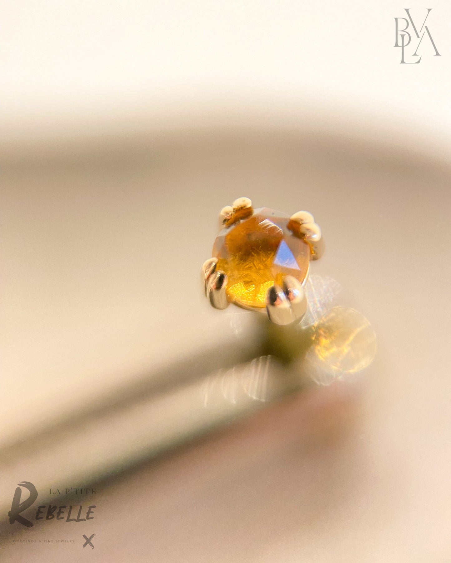 BVLA Round Cab Prong - Citrine