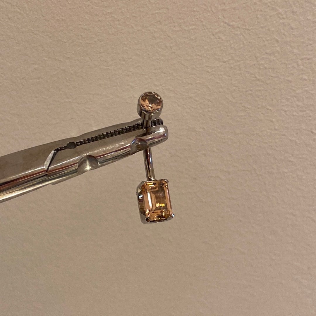 Anatometal Threaded Titanium 12mm / Dusty Morganite Emerald Navel Curve