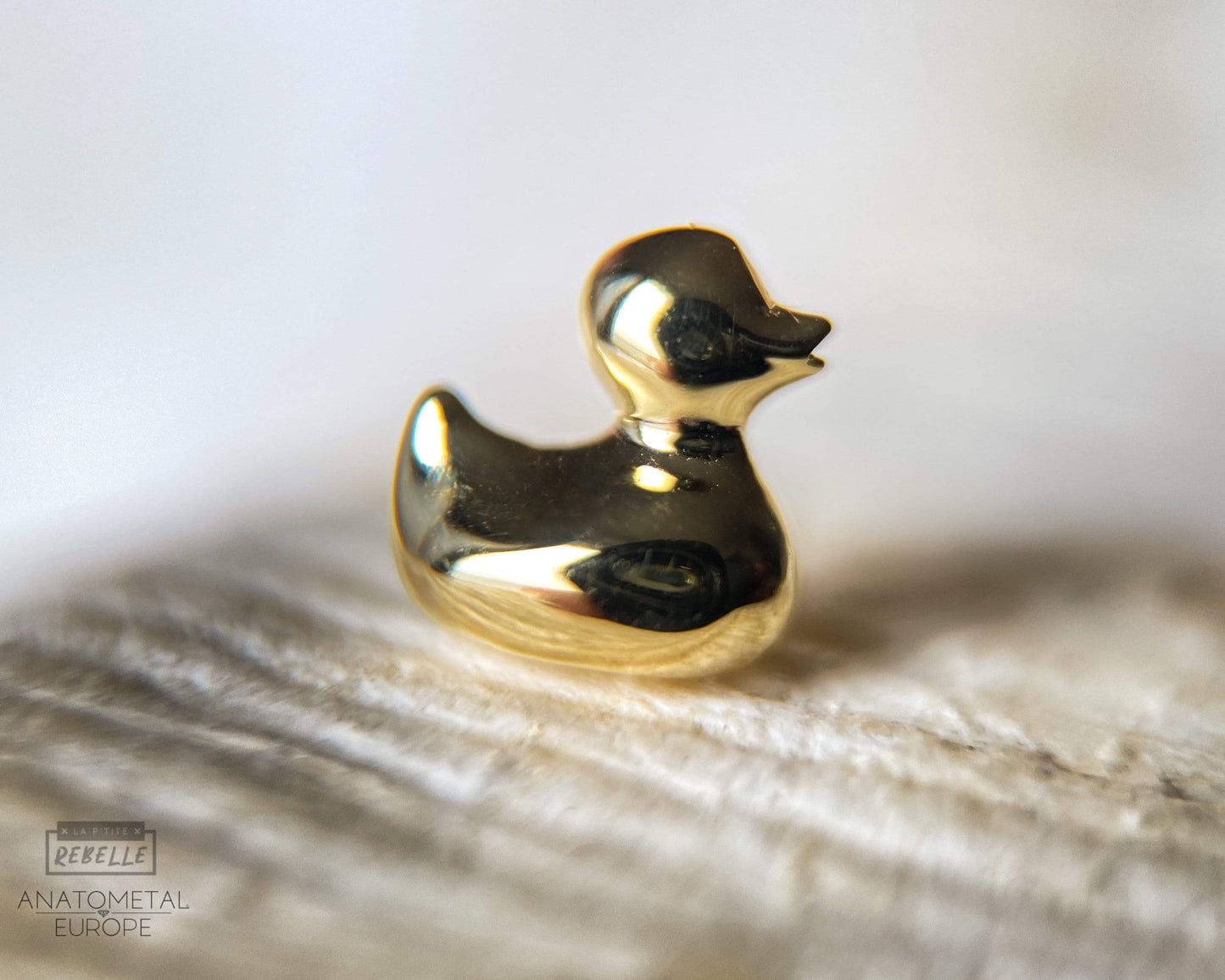 Load image into Gallery viewer, Anatometal Threadless Gold Ducky
