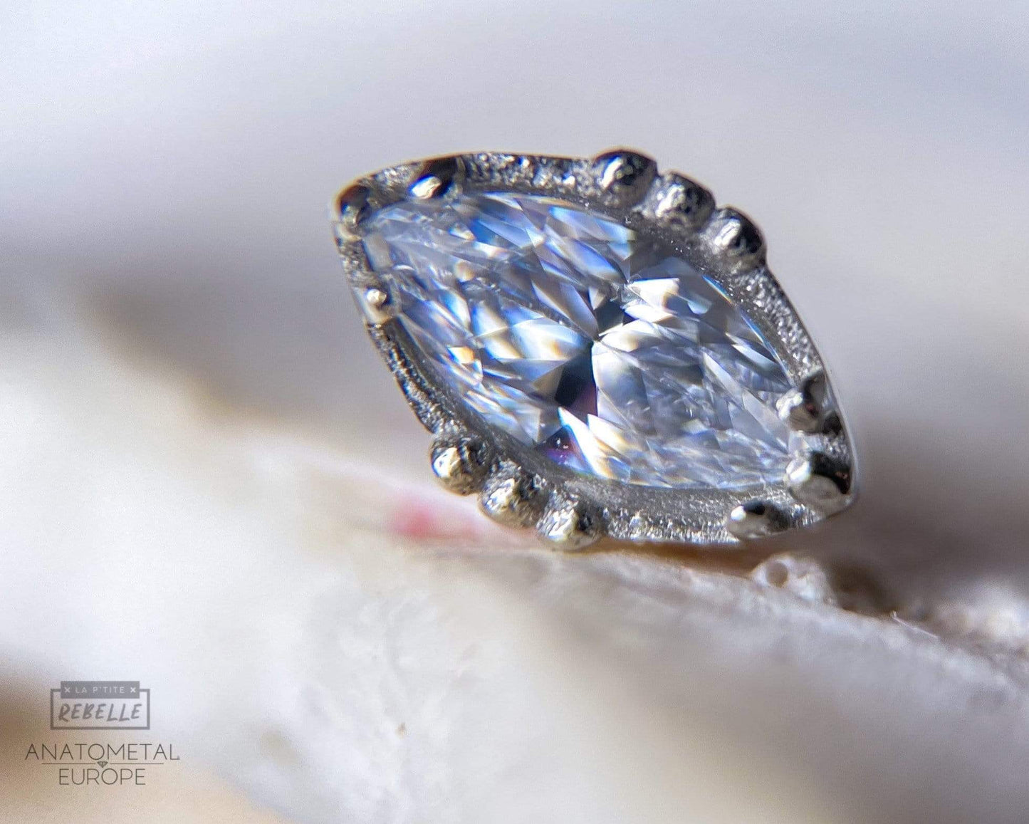 Anatometal Threadless Gold Lindsey - Clear