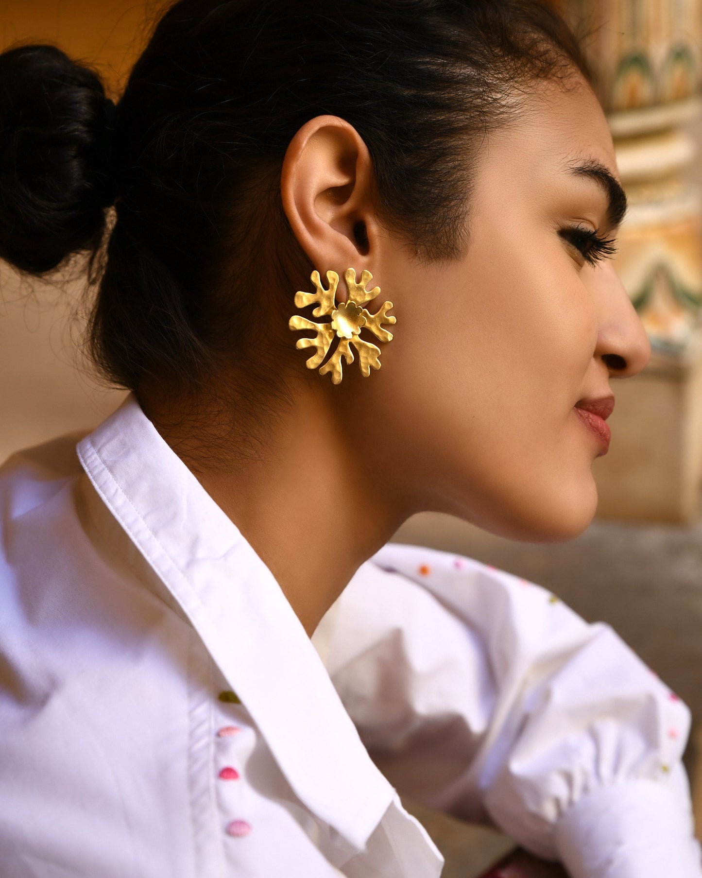 Laad afbeelding in Galerijviewer, Christine Bekaert Jewelry Earring Golden Wave Studs
