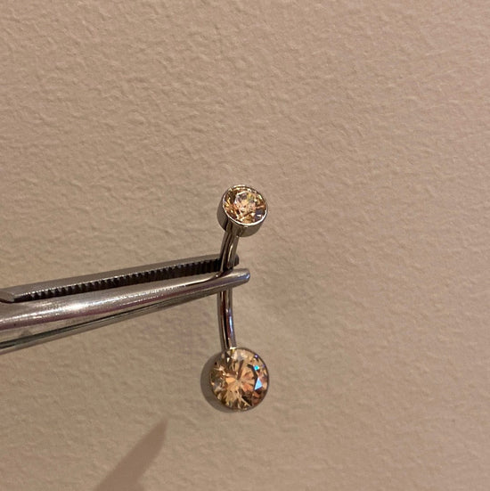Le Roi Threaded Titanium 10mm / Champagne CZ Double Bezel Navel Curve