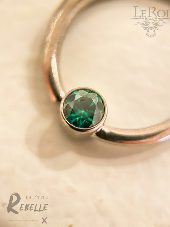 Le Roi Titanium Ring Green CZ Fixed Bezel Ring (Forward Facing)