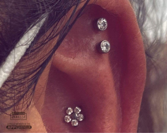 NeoMetal Threadless Titanium Flower - Clear CZ