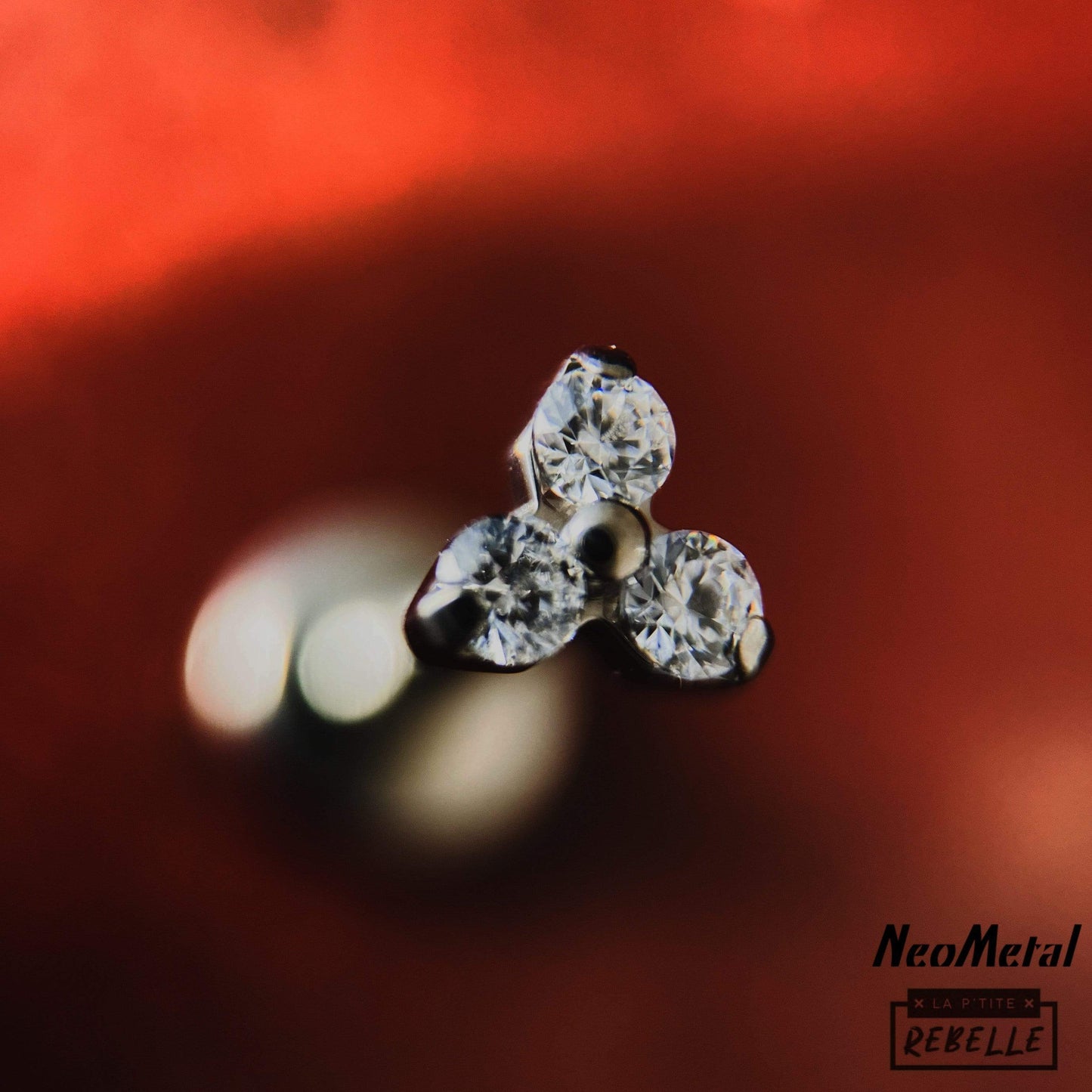 NeoMetal Threadless Titanium Trinity - Clear CZ